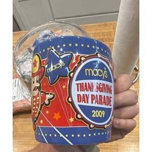 Macy's 2009 Thanksgiving Day Parade Coffee Mug